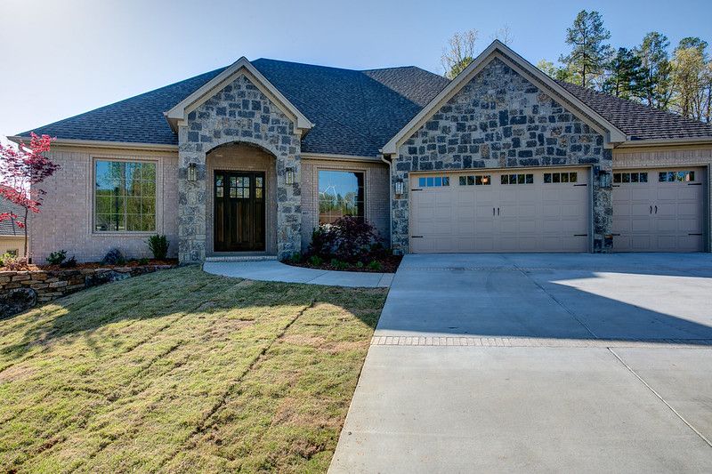 Dillion Homes & Real Estate 2025 D.jpg